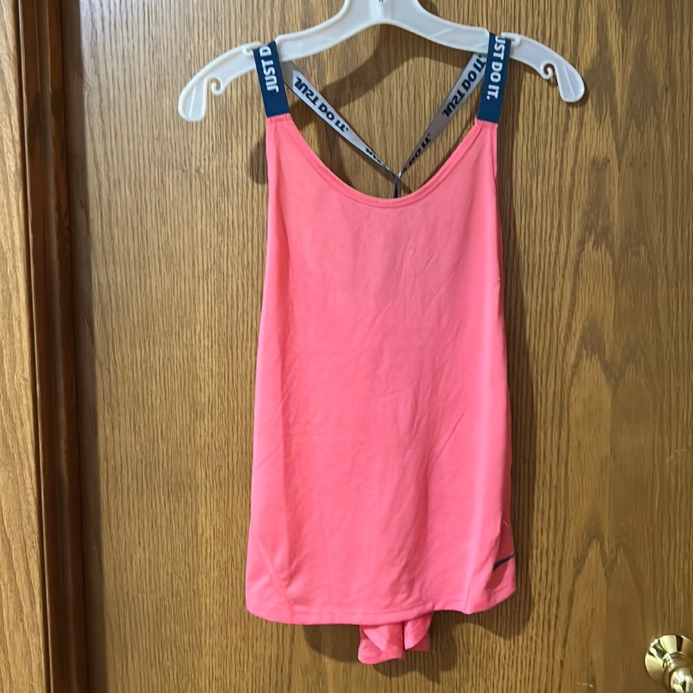 Nike dry fit athletic top size small